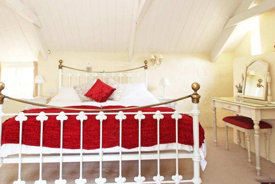 Meadowside Cottage, Characterful Grade 2 Listed Cottage Near To Wadebridge And Padstow 외부 사진